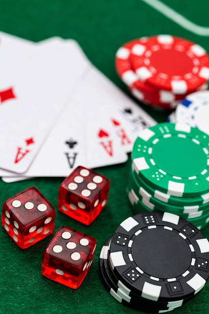Live roulette table with multi-camera broadcast setup